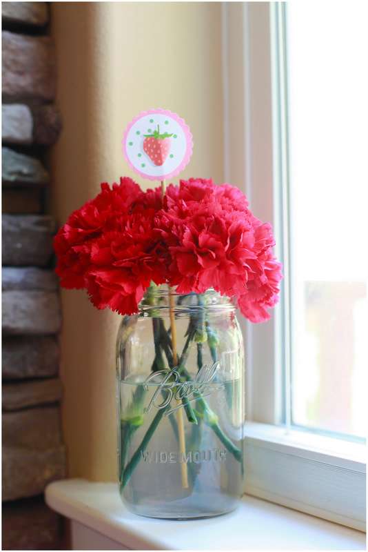 Mason Jar centerpiece - strawberry shortcake