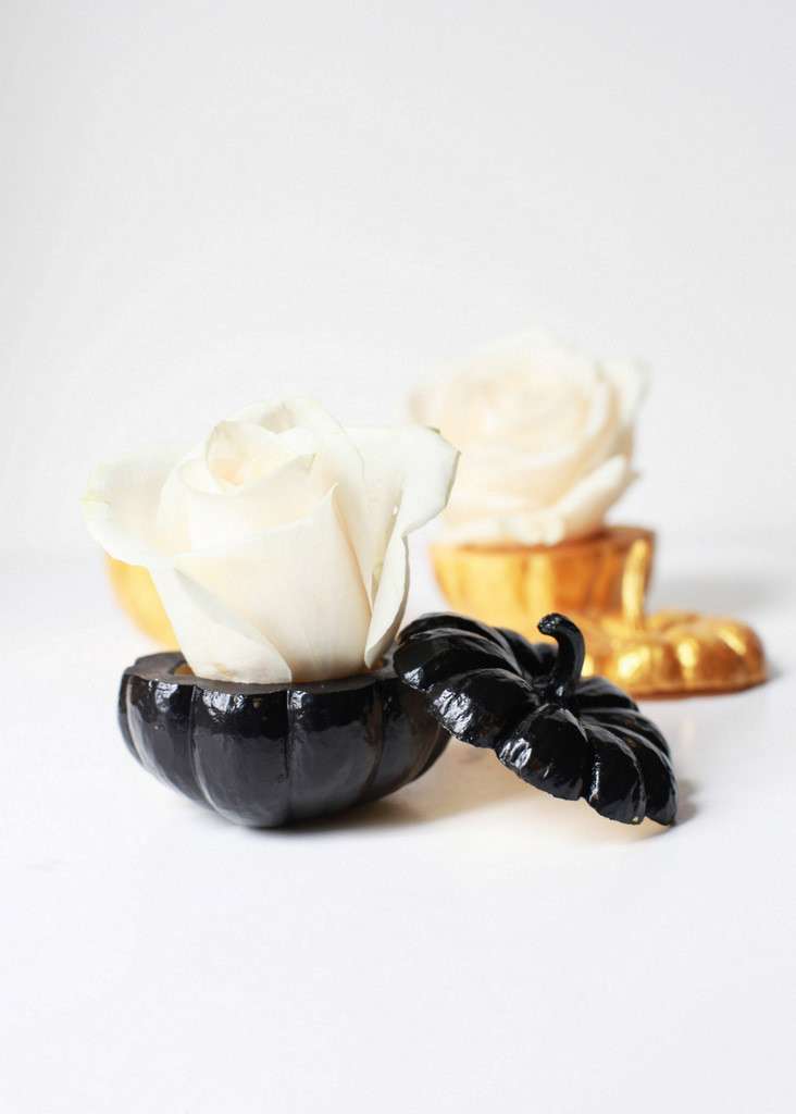 black_gold_mini_pumpkin_centerpiece_vase