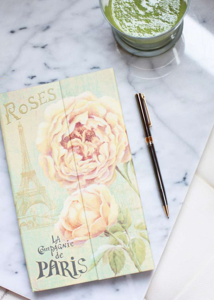 Green Detox Smoothie Recipe | Posh Little Designs