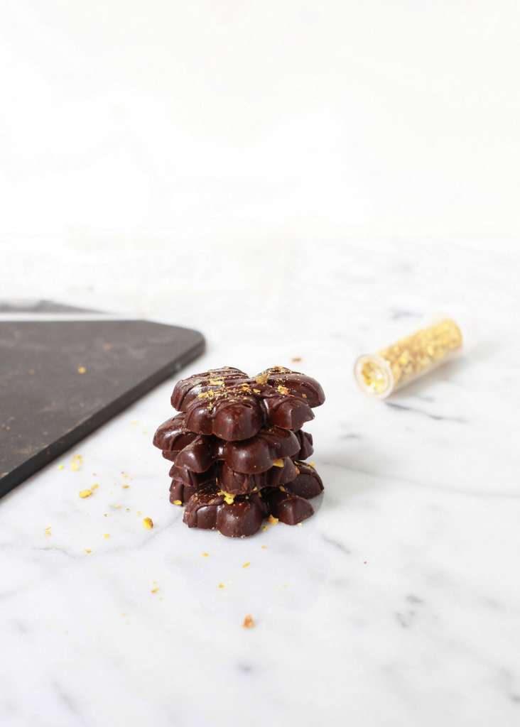 Sea Salt & Pisatchio Dark Chocolate Shamrocks | Recipes -Posh Little Designs