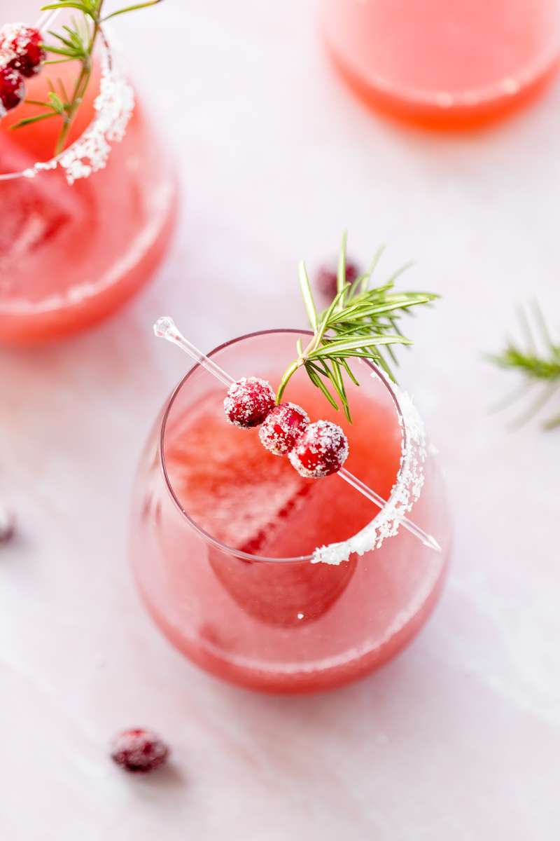 Recipe for cranberry Paloma tequila cocktails for the holiday season