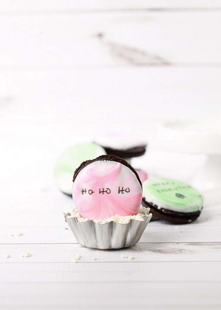 Peppermint-Marble-Oreos-Easy-DIY-Christmas-Cookies