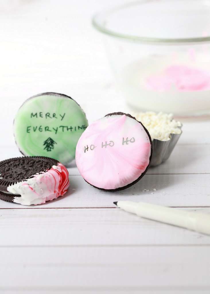 Peppermint-Marble-Oreos-Easy-DIY-Christmas-Cookies