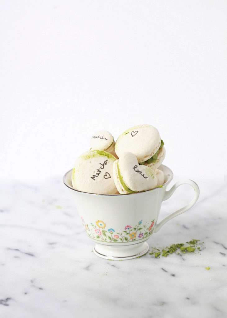 matcha French macaron recipe with matcha frosting