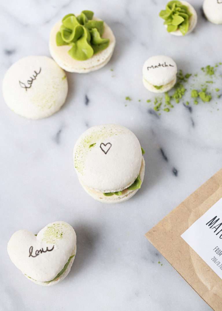 matcha French macaron recipe with matcha frosting