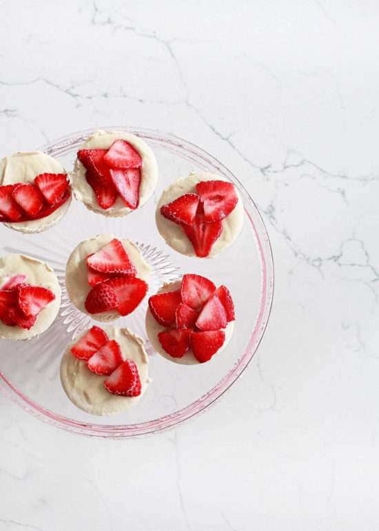 Raw Strawberry Rhubarb Cheesecakes