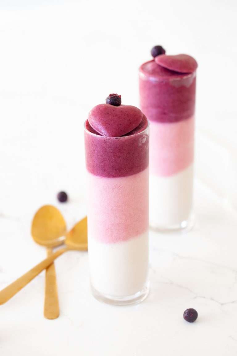 smoothies-berry-breakfast-healthy-recipe