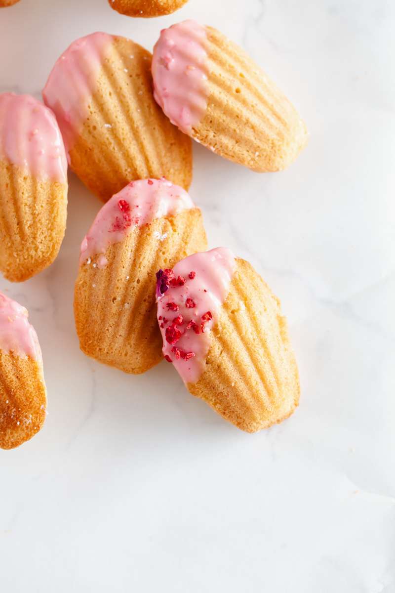 madeleines-french-recipes-baking-cakes-madeleine-pan-valentines-day-dairyfree-glutenfree
