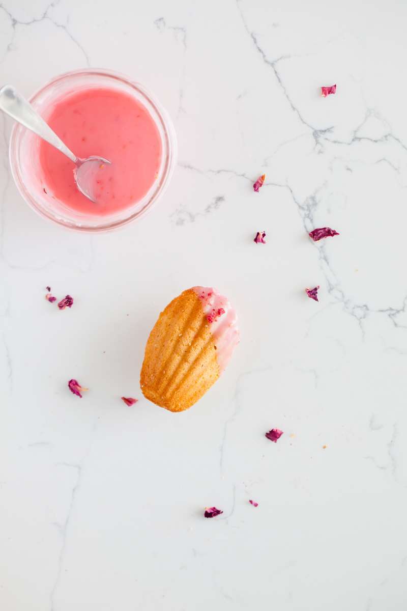 madeleines-french-recipes-baking-cakes-madeleine-pan-valentines-day-dairyfree-glutenfree