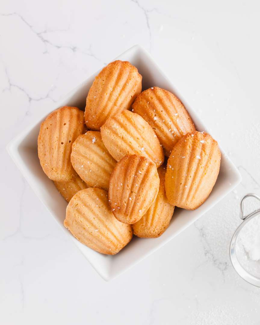 madeleines-french-recipes-baking-cakes-madeleine-pan-valentines-day-dairyfree-glutenfree