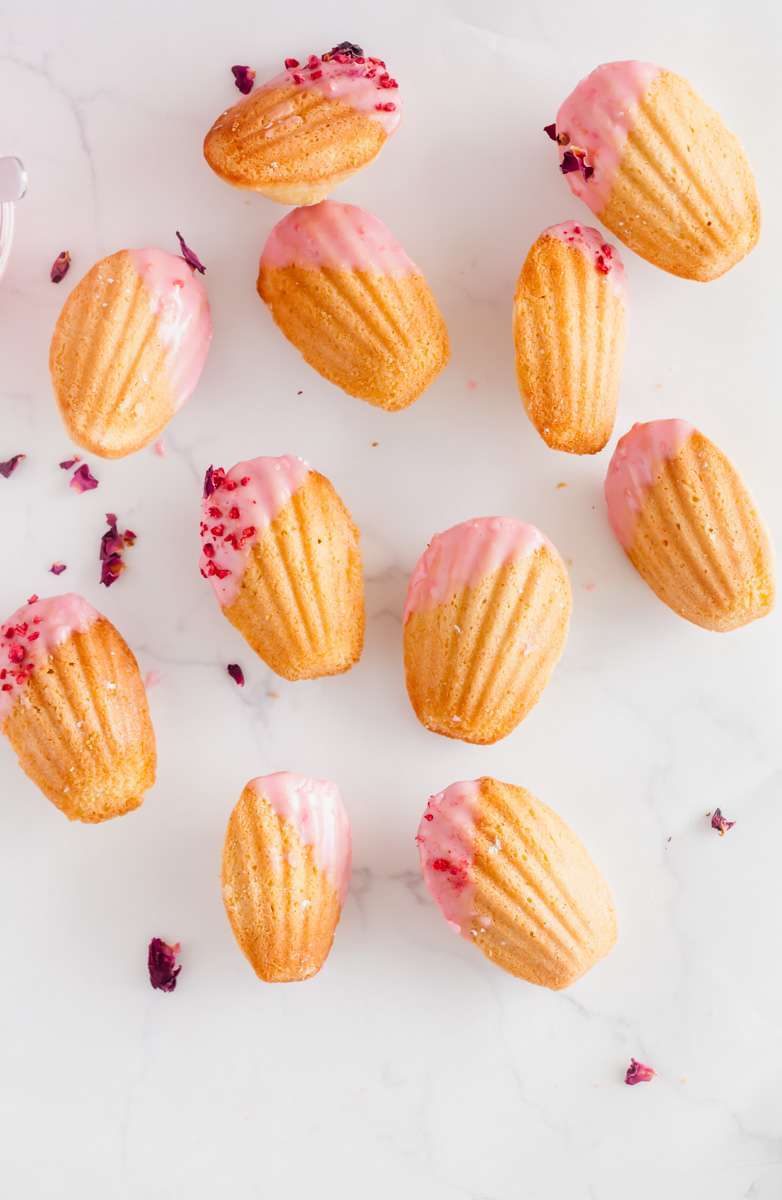 madeleines-french-recipes-baking-cakes-madeleine-pan-valentines-day-dairyfree-glutenfree