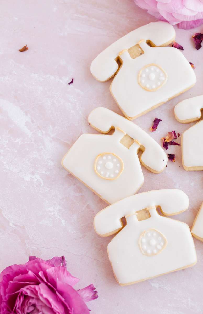 sugar-cookies-cookie-royal-icing-cookie-cutters-rose-recipe-telephone