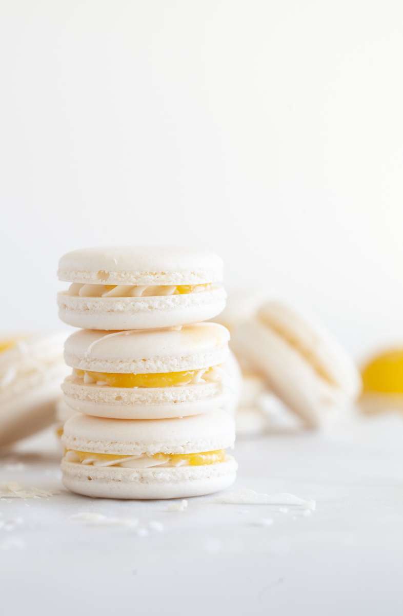 lemon-curd-coconut-macarons-recipe-french-macaron