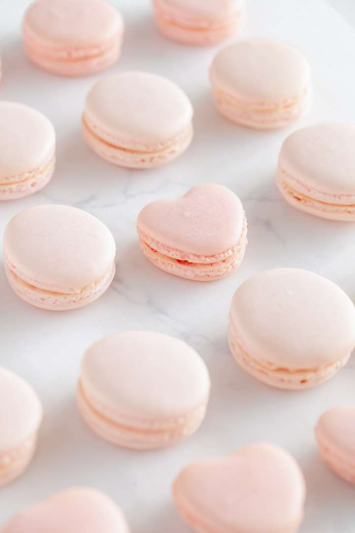 https://poshlittledesigns.com/2019/03/11/how-to-make-french-macarons-italian-meringue-method/ macarons-how-to-turorial-italian-meringue-french-macarons-guide