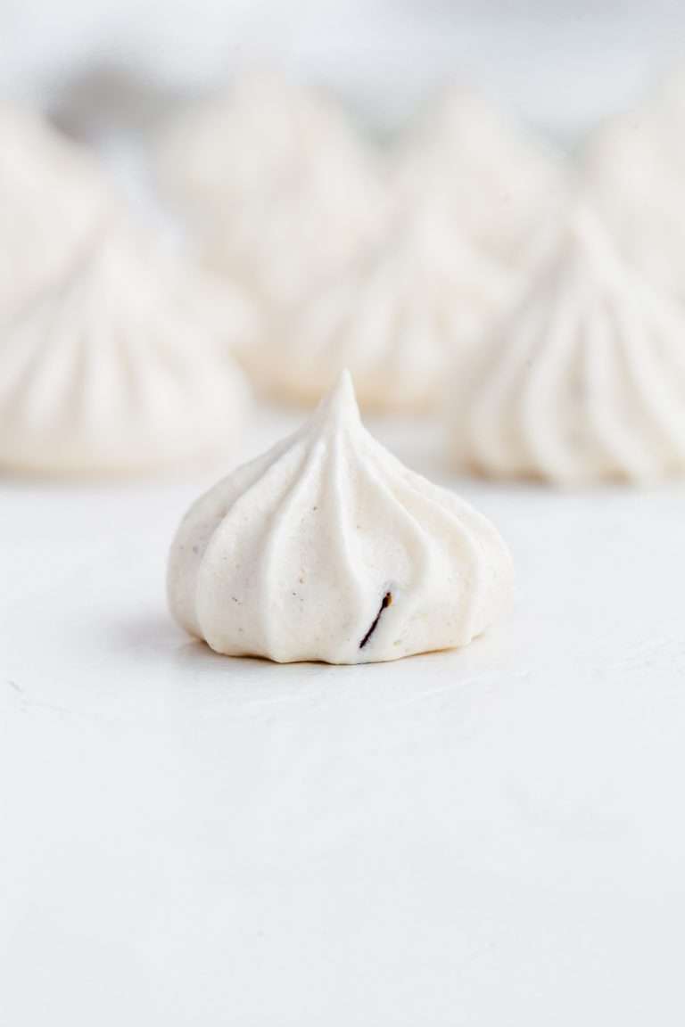 mint-chocolate-merinuges-cookies-meringue-recipes-gluten-free-dairy-free-chocolate