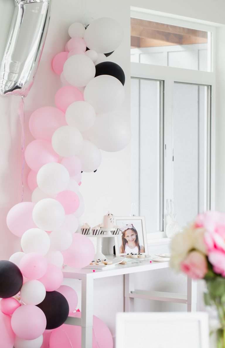 unicorn kitten party decor, pink balloons, kids parties