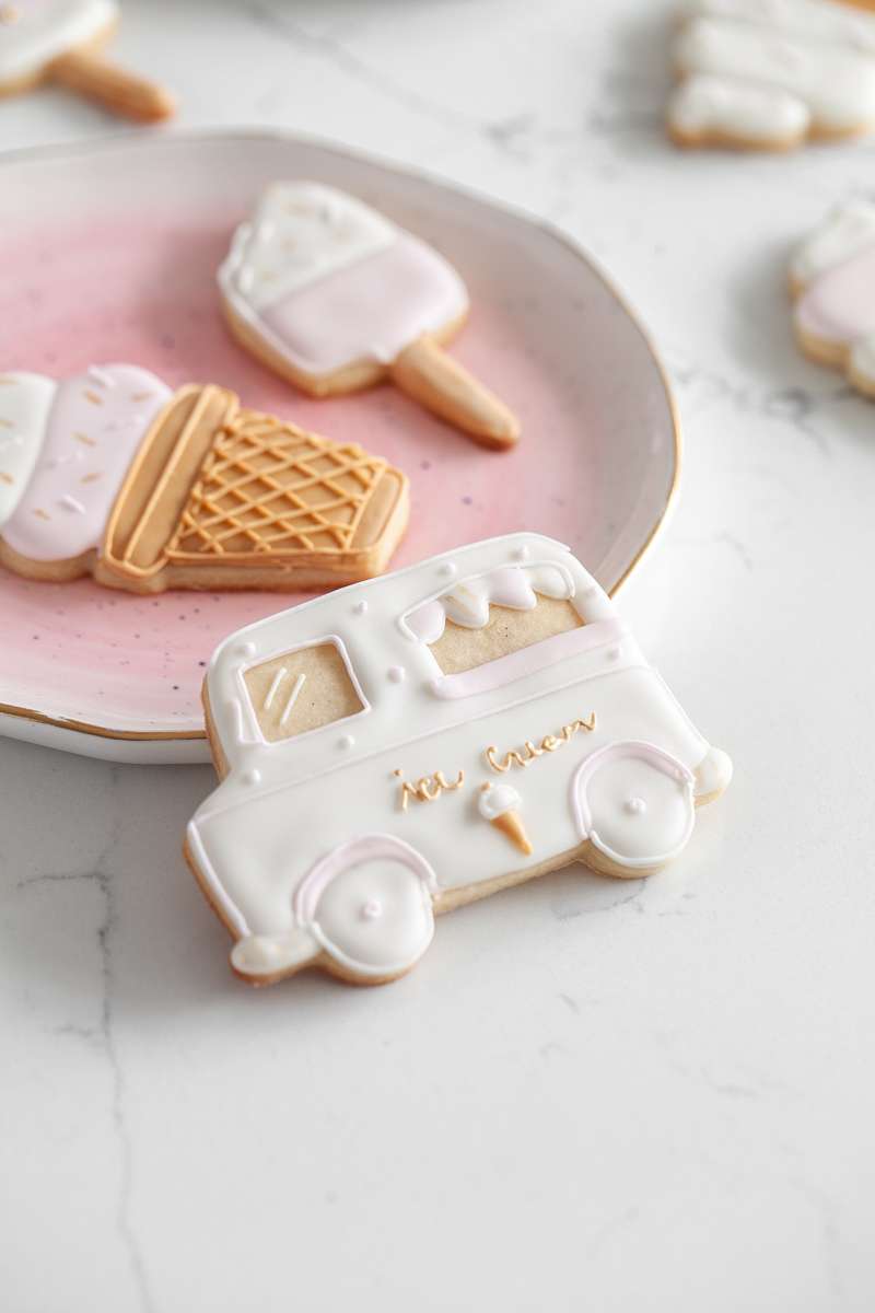ice-cream-sugar-cookies-baking-royalicing-summer