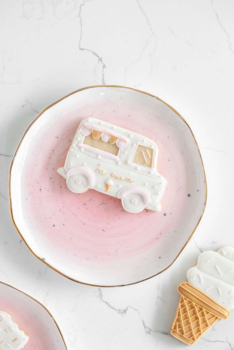 ice-cream-sugar-cookies-baking-royalicing-summer