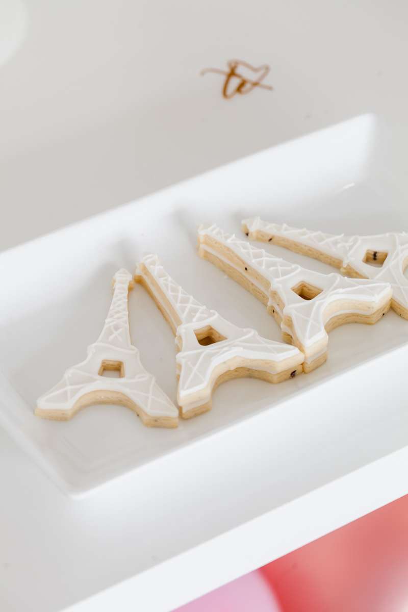 paris-birthday-parisian-kids-parties-dessert-eiffel-tower-sugar-cookies