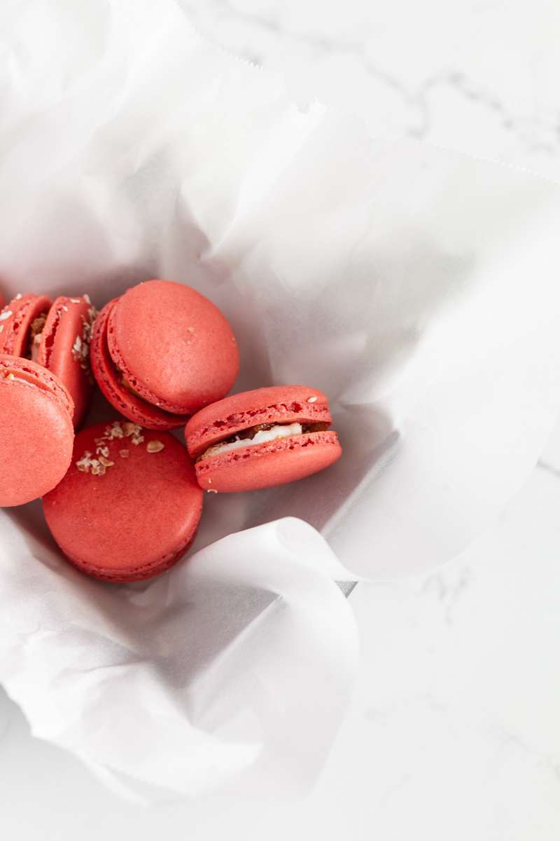 A recipe for apple crisp macarons and a macaron cake for fall dessert menus | Posh Little Designs