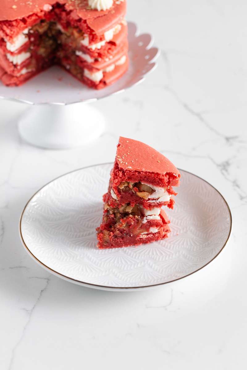 A recipe for apple crisp macarons and a macaron cake for fall dessert menus | Posh Little Designs