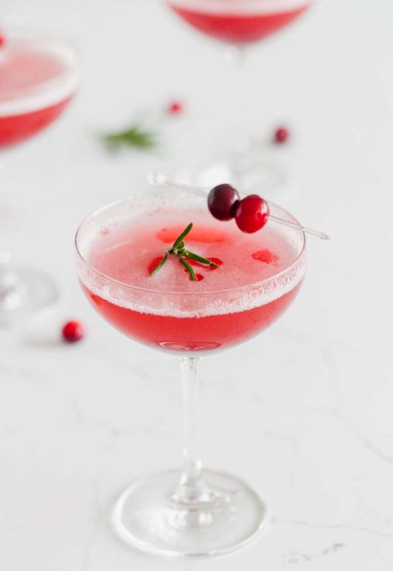 cranberry_cocktails_recipes_bellini_christmas_recipes_beverages_bellini