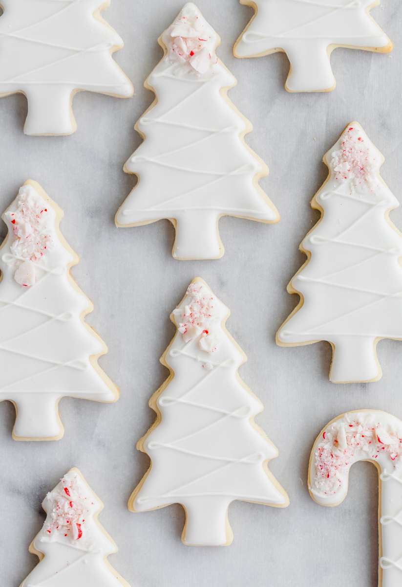 peppermint_chistmas_cookies_tree_baking
