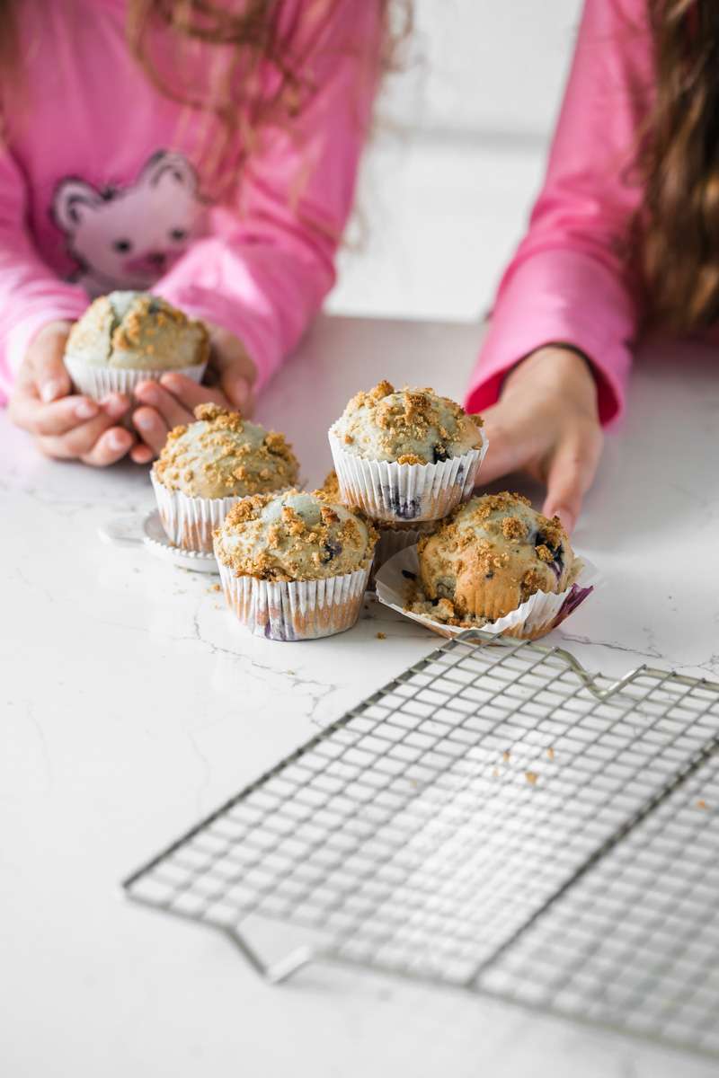 blueberry_muffin_recipes_dairy_free_muffins_cinnamon_streusel_easy_baking_kids_recipes