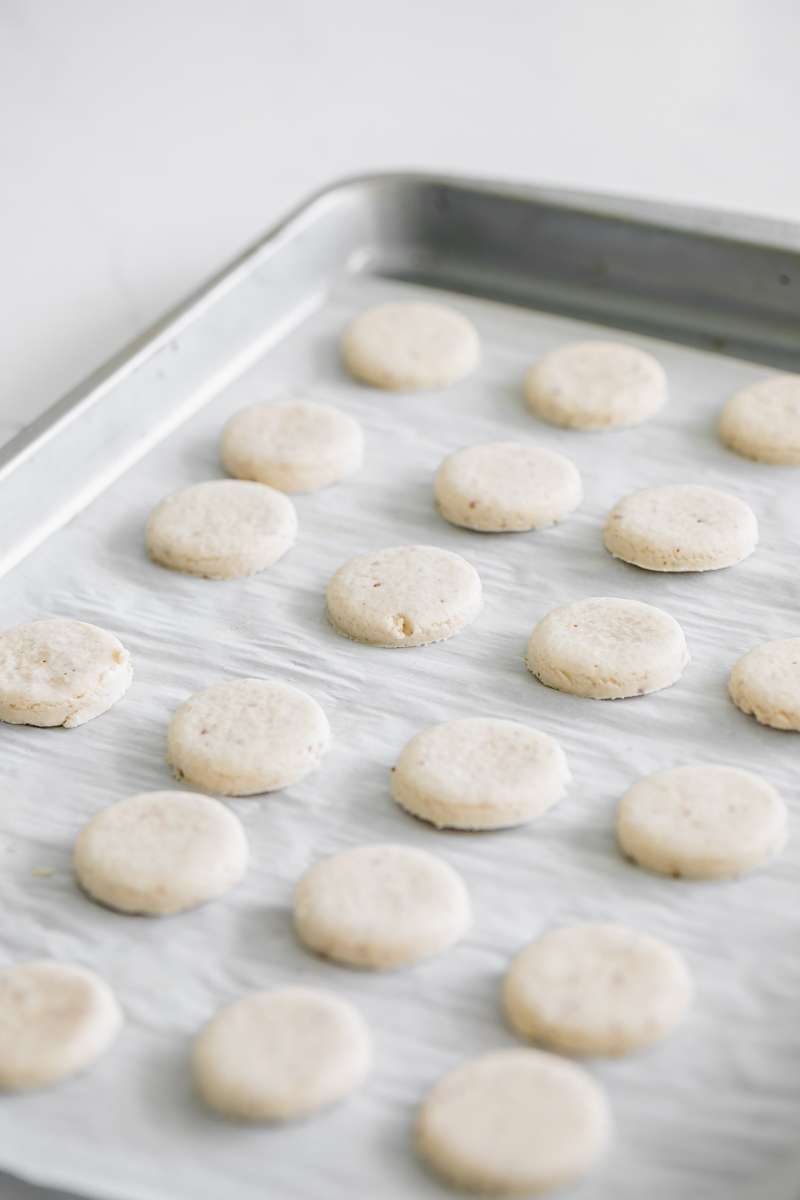 sugar_cookie_recipes_baking_cookie_decorating_small_batch_royal_icing_pink_sugar_cookie_ombre_dessert_ideas_baking