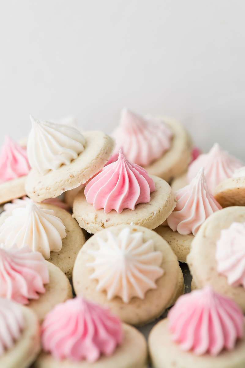 sugar_cookie_recipes_baking_cookie_decorating_small_batch_royal_icing_pink_sugar_cookie_ombre_dessert_ideas_baking