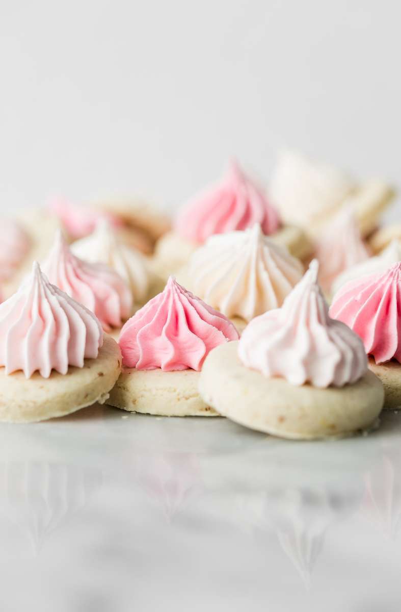 sugar_cookie_recipes_baking_cookie_decorating_small_batch_royal_icing_pink_sugar_cookie_ombre_dessert_ideas_baking