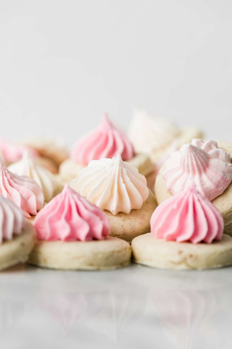 sugar_cookie_recipes_baking_cookie_decorating_small_batch_royal_icing_pink_sugar_cookie_ombre_dessert_ideas_baking