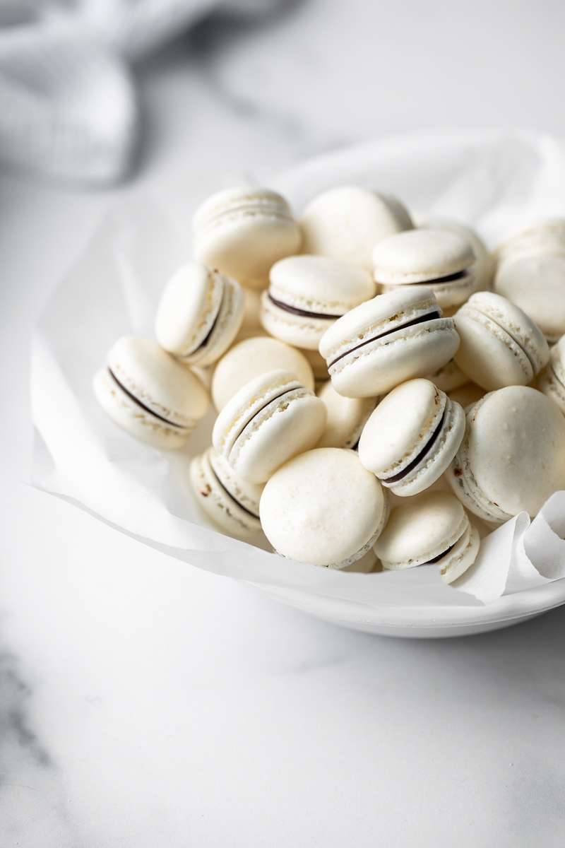 mini_french_macaron_cereal_trends_breakfast_dessert_recipes_chocolate_ganache