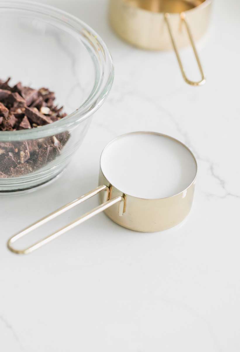 mini_french_macaron_cereal_trends_breakfast_dessert_recipes_chocolate_ganache