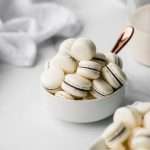 mini_french_macaron_cereal_trends_breakfast_dessert_recipes_chocolate_ganache