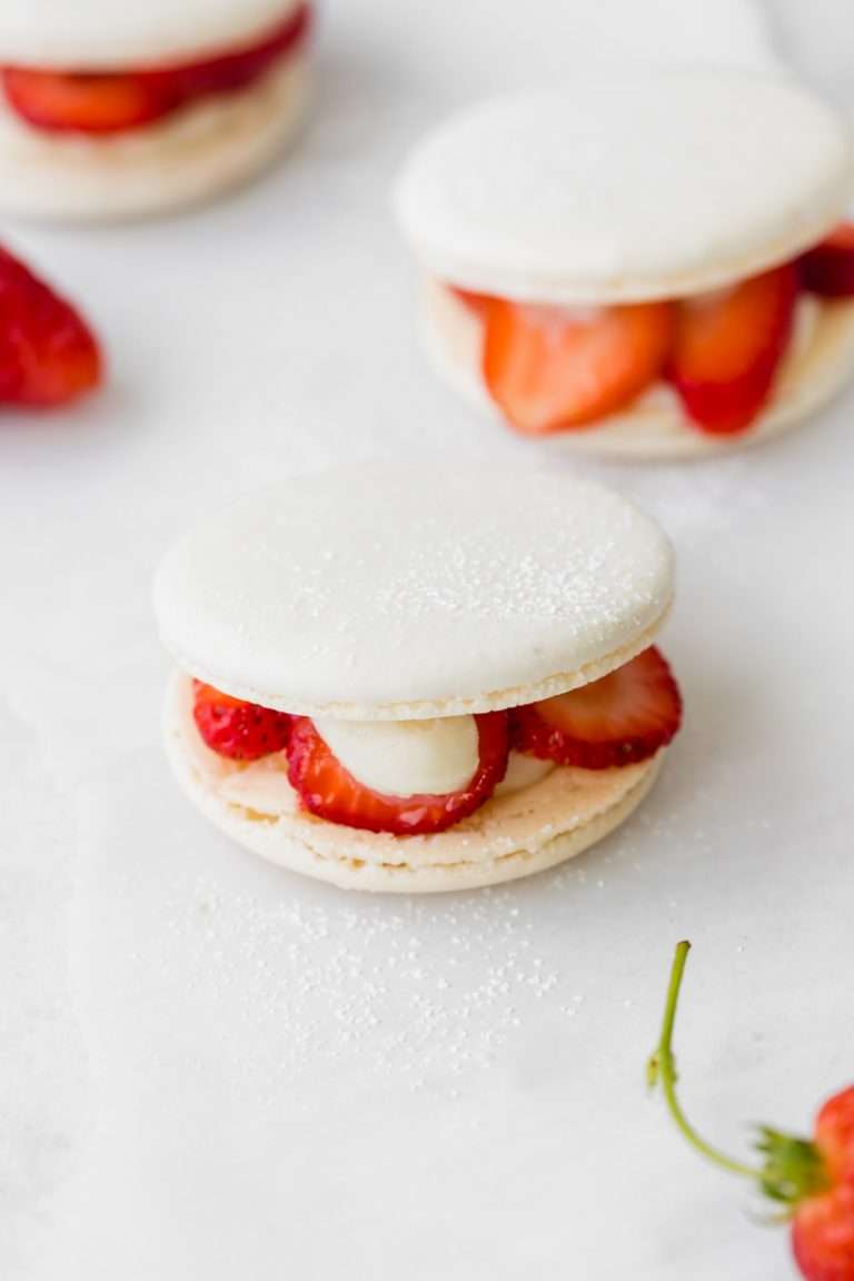 Strawberry shortcake macarons recipe _gluten_free_strawberry_recipes_shortcake_macarons_baking_dairy_free