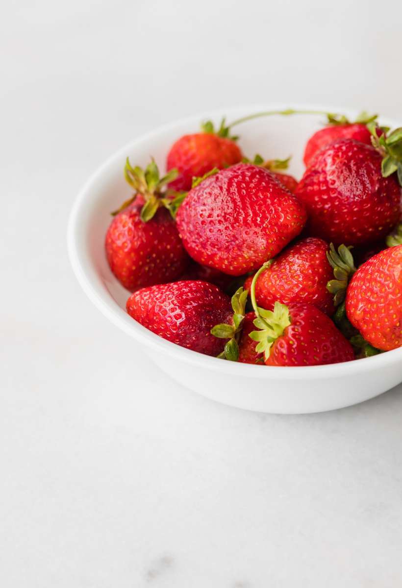 Strawberry shortcake macarons recipe _gluten_free_strawberry_recipes_shortcake_macarons_baking_dairy_free