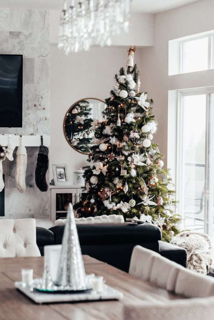 Elegant Christmas treeand holiday decor.