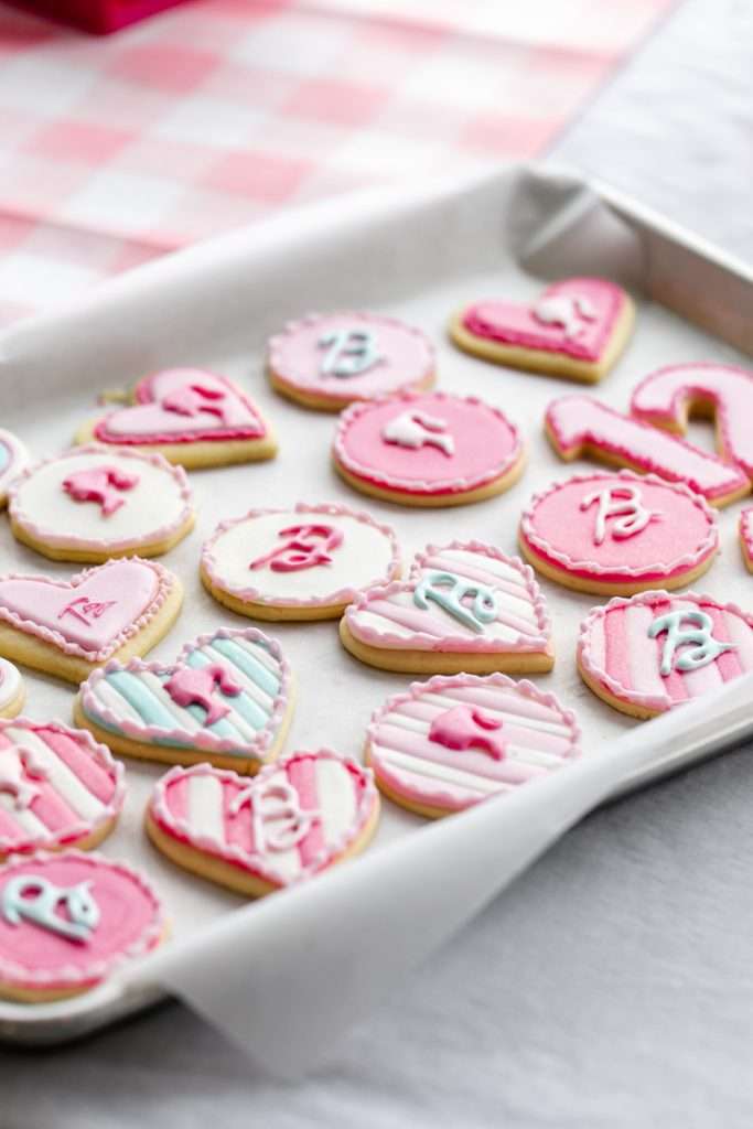Barbie movie themed desserts for kids and teen barbie birthday parties. Cookies 