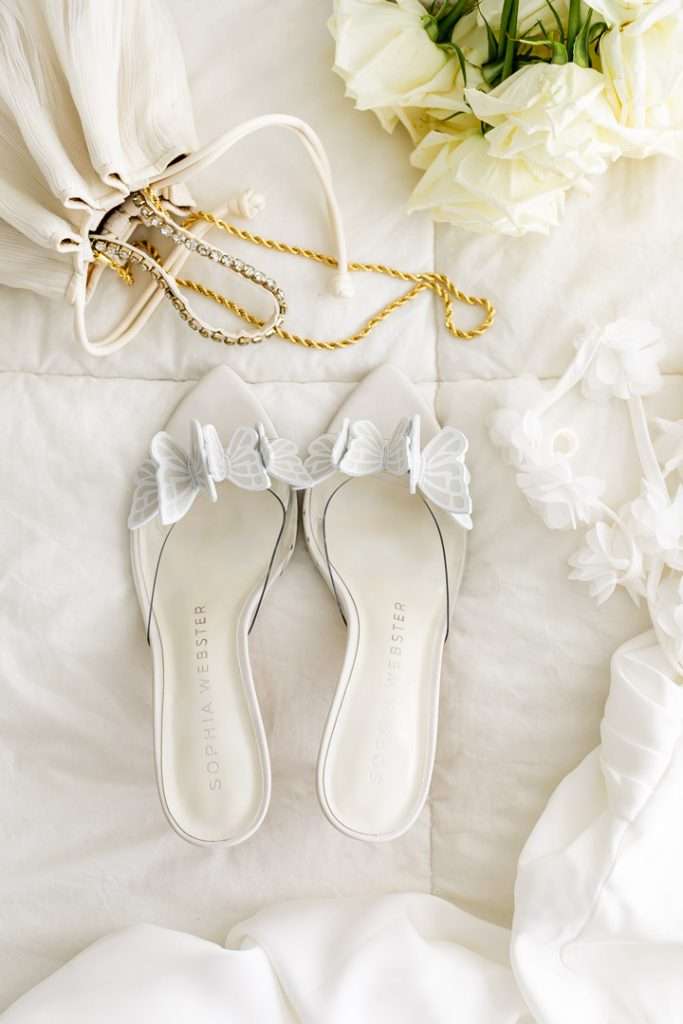 Timeless women's anniversary fashion details